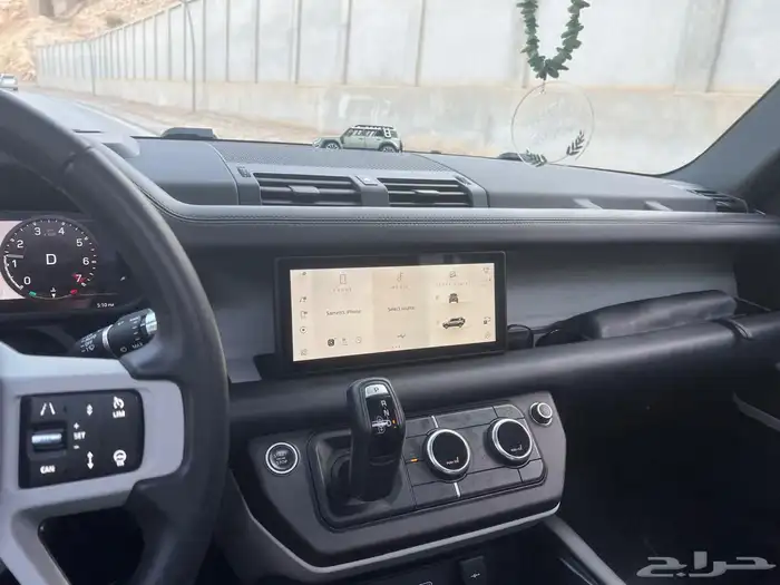 لاند روفر ديفندر HSE 110 موديل 2020 ممشى قليل والمالك الأول 12