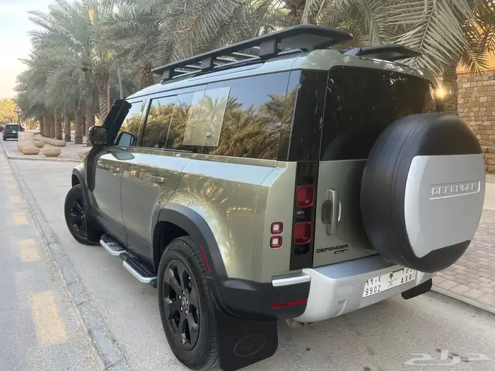 لاند روفر ديفندر HSE 110 موديل 2020 ممشى قليل والمالك الأول 4