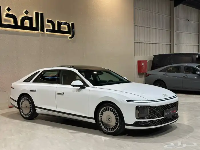 ازيرا كالجرافي 2023 V6 فل كامل . رصد الفخامة 7