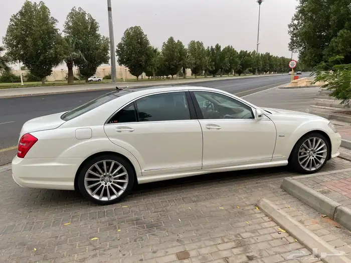 مرسيدس AMG 2012 نظيفة على الفحص 1