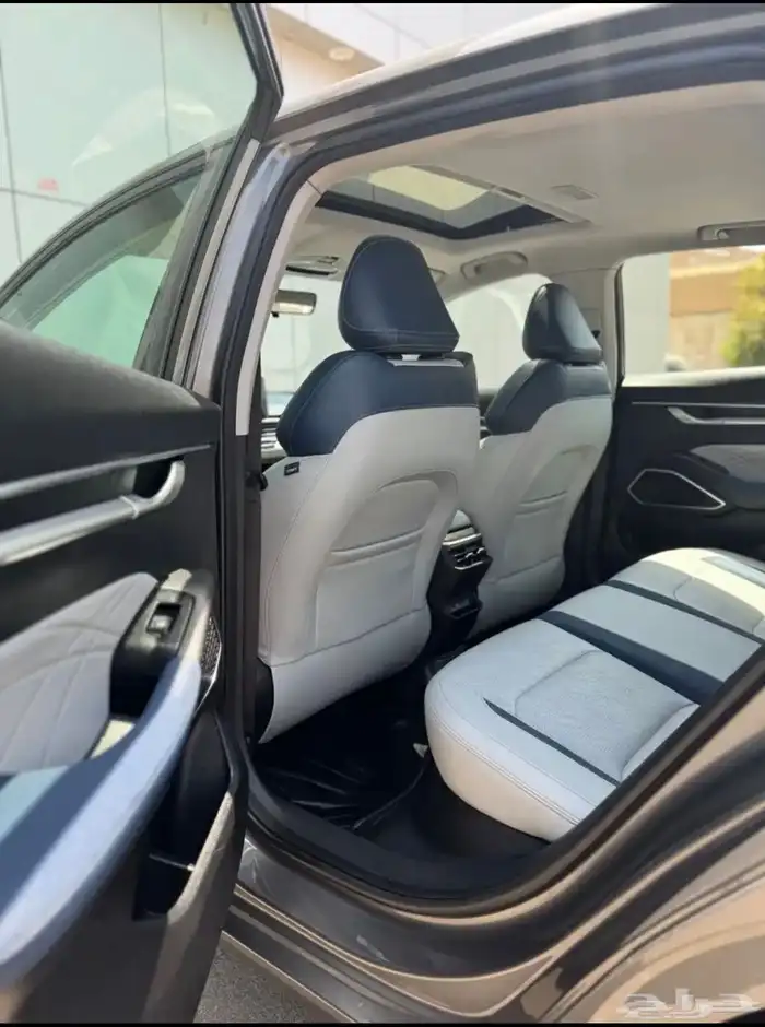 جيلي امجراند 7 موديل 2023 ممشى قليل نظيفة جدا  وكالة 10