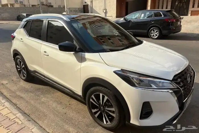 سيارة نيسان كيكس 23 مستعمل نظيف . 2