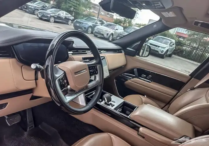 رنج روفر موديل 2024 بسعر خيااالي 6