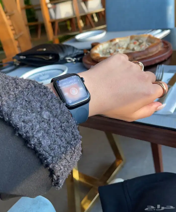 ابل واتش اصدار8مقاس 45 اللون اسود ايطار كحلي ويوجد اسود 0