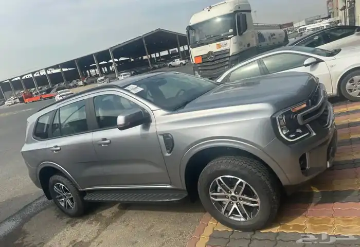 فورد ايفريست XLS استندر موديل 2025 كاش وتقسيط 0