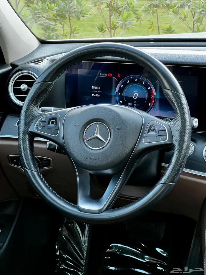 مرسيدس E-Class شبه جديدة للبيع 18