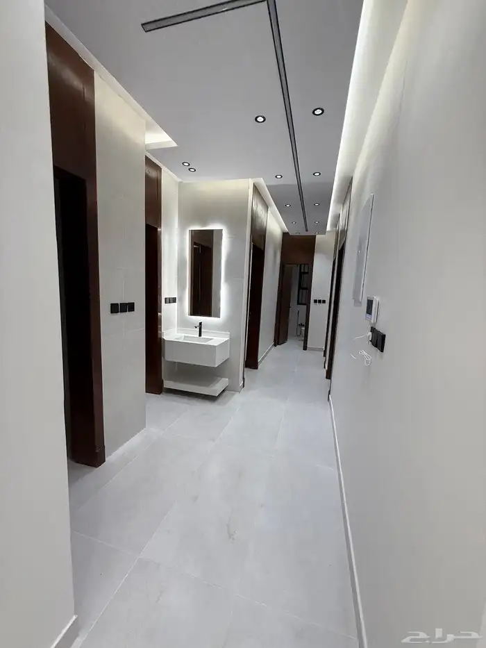 للبيع بأسعار مميزه وخدمات مكتمله شقه ارضيه وروف علوي 23