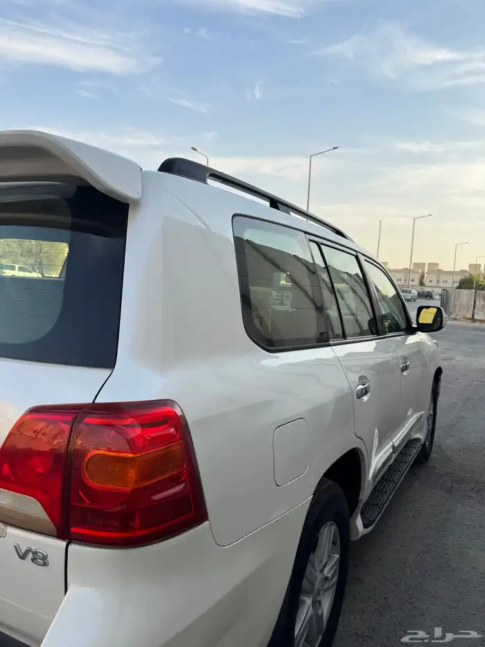 جيب لاند كروزر CXRفل كامل موديل 2013 3