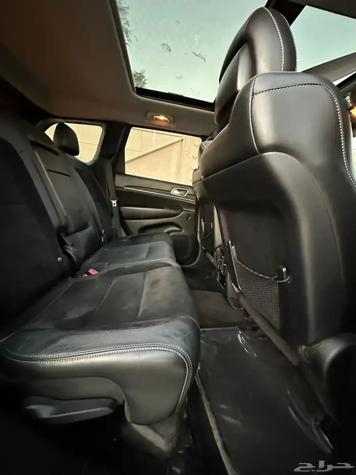 جيب جراند شيروكيSRT 2013 فل كامل نظيف للبيع 11