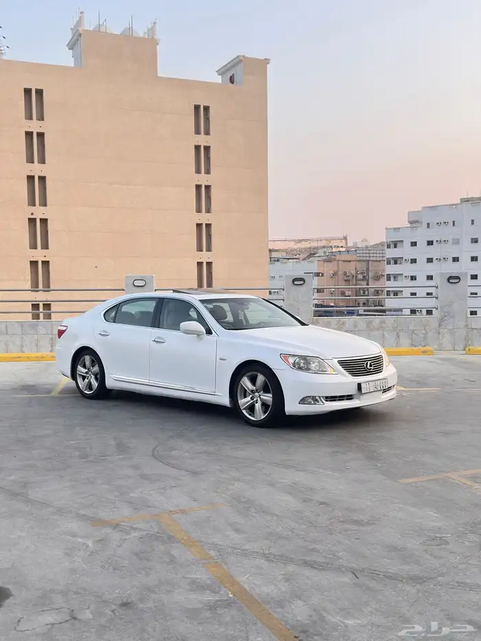 لكزس LS 460L وارد عبد اللطيف جميل فل كامل بلوحة مميزة 11
