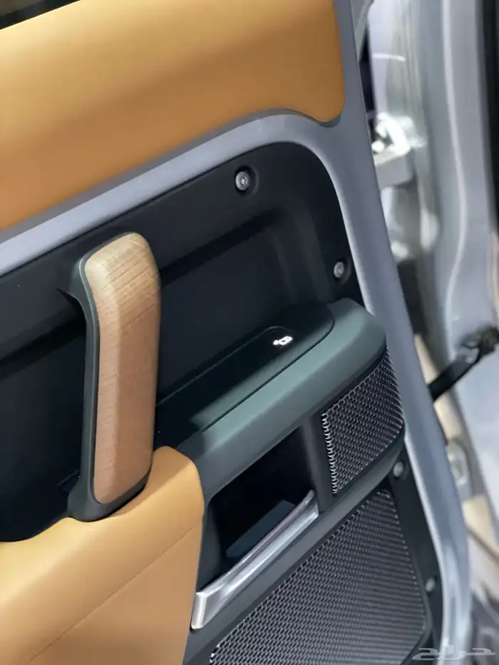 لاندروفر ديفندر X110 خليجي 2021 شبه جديد 22