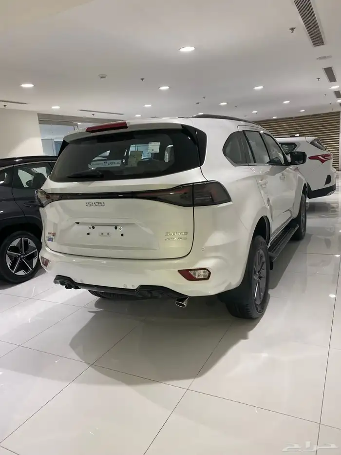 ايسوزو MUX 2025 فل كامل 3