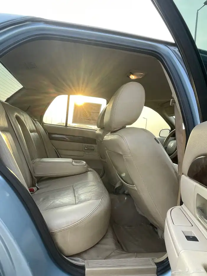 جراند ماركيز 2011 LS للبيع او البدل باكسبدشن فقط 31