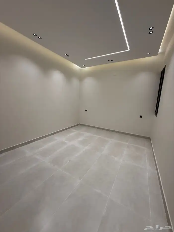 فرصه للبيع فيلا روف ب 685 الف عليها تامين وحي مكتمل الخدمات 36