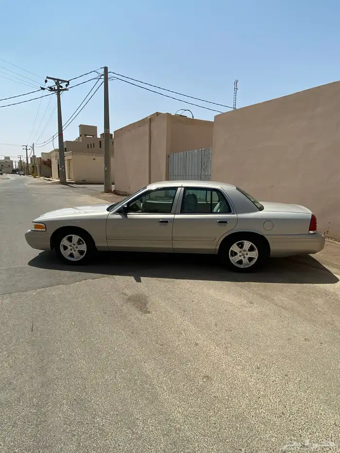 فورد فكتوريا 2011 3