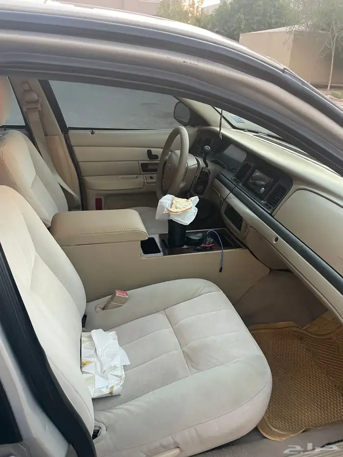 فورد كروان فكتوريا 2008 سعودي سمني 15