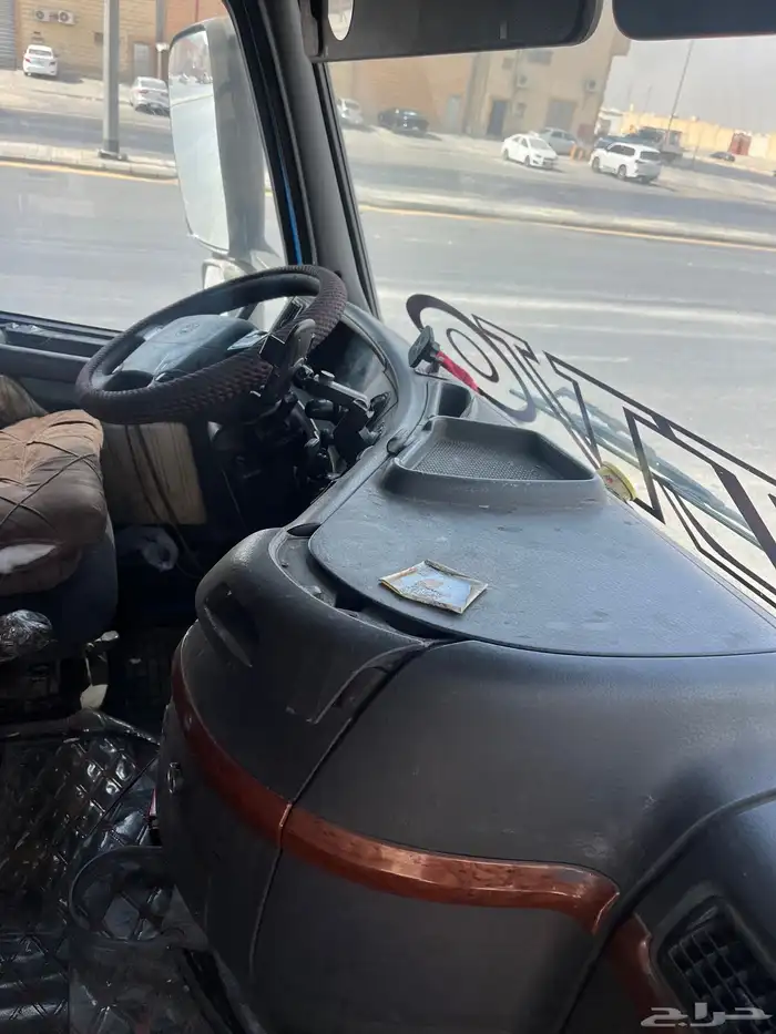 شاحنة فولفو 10