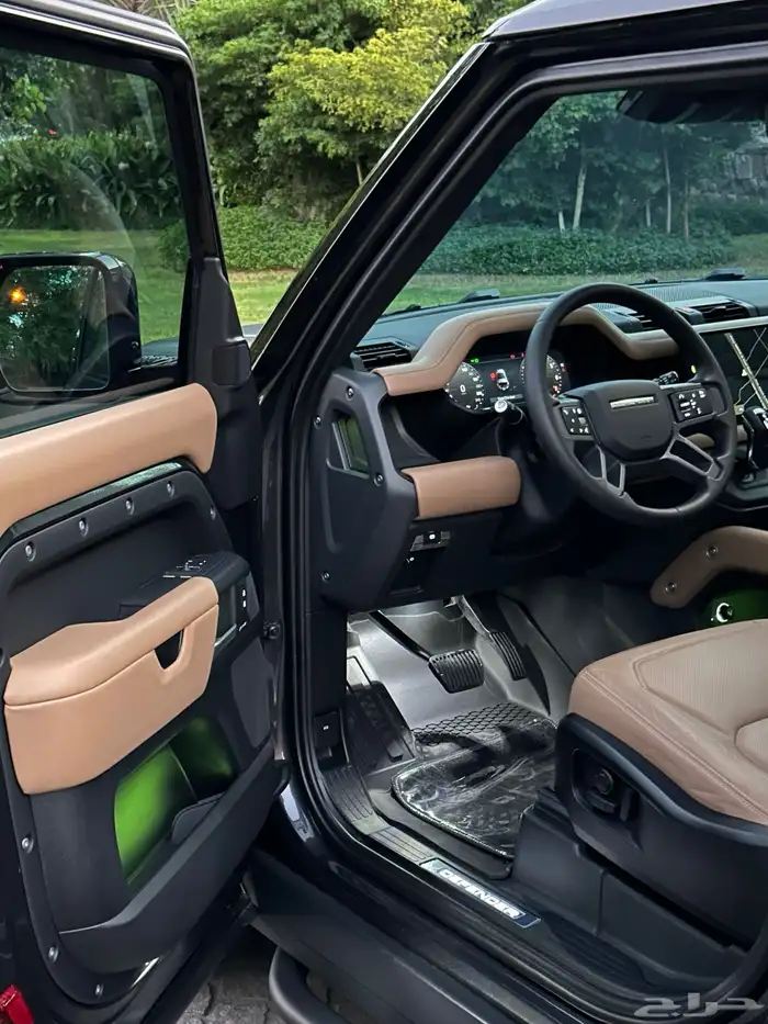 للبيع ديفندر X داينمك 2025 4