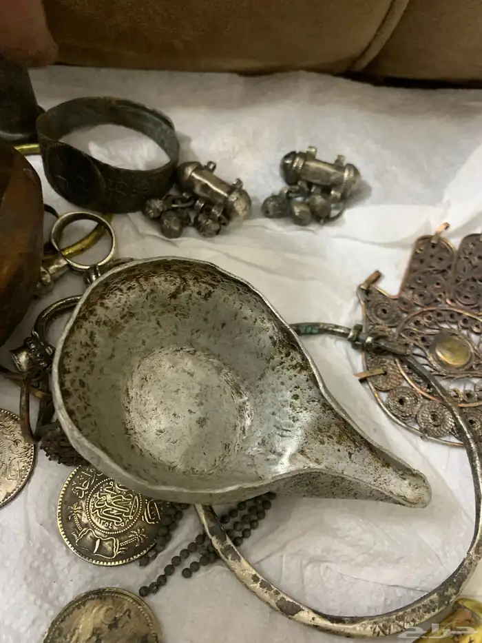 مجموعة حلي نوادر تراثيه قديمه معاضد واساور وخواتم فضه ونحاس 10
