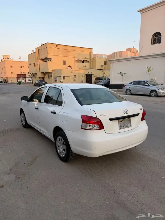 يارس 2009 قير تماتيك للبيع 6