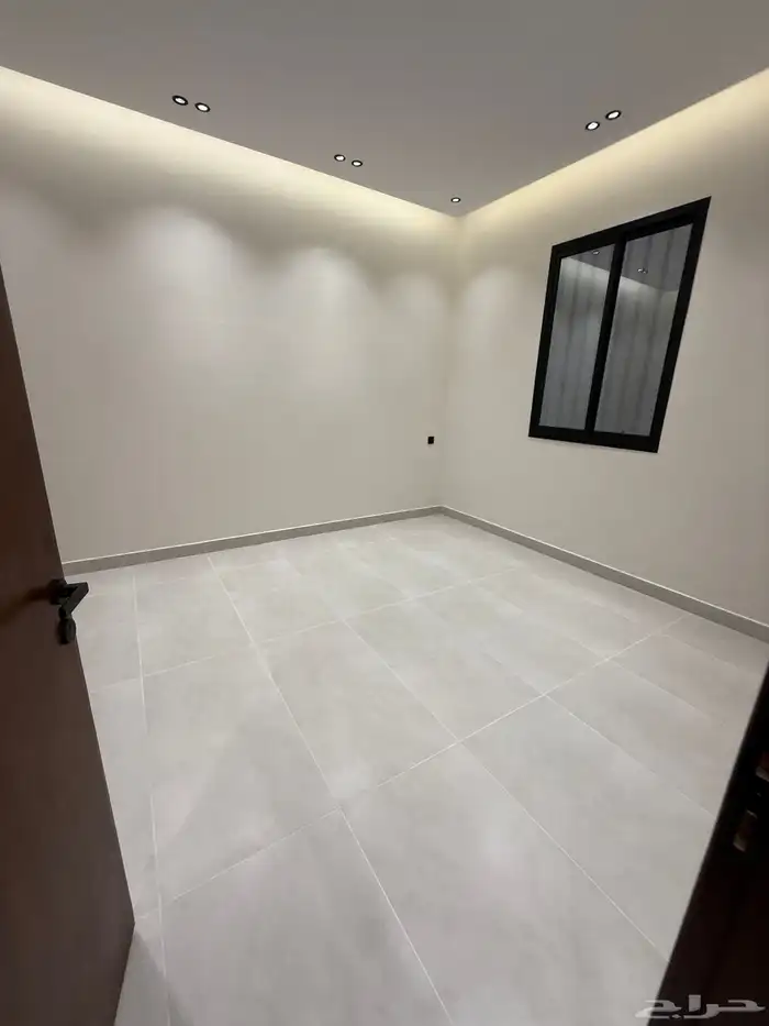 فرصه للبيع فيلا روف ب 685 الف عليها تامين وحي مكتمل الخدمات 48