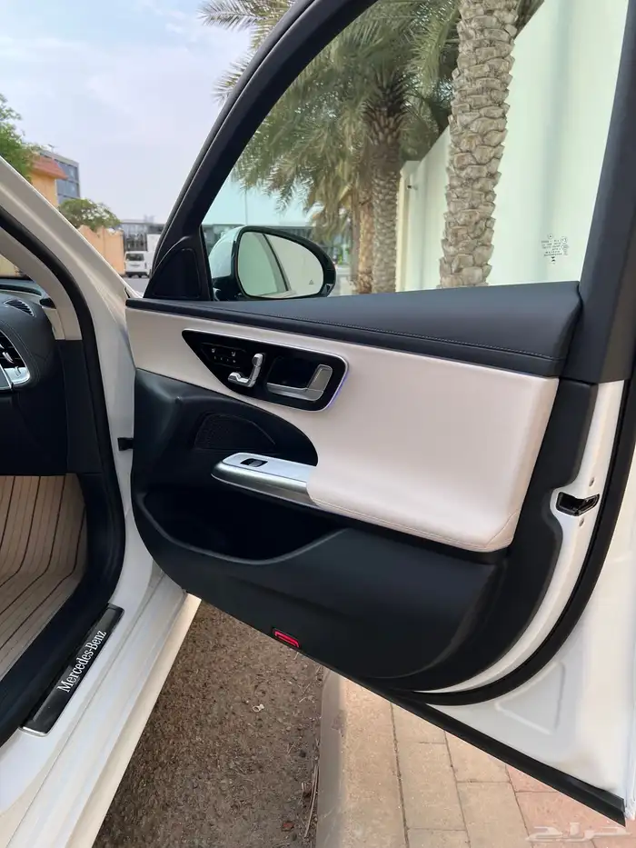مرسيدس E200 2025 عداد 7 الاف كيلو ضمان الجفالي سنتين 46