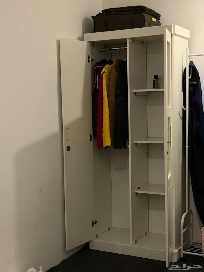 اثاث مستعمل سرير ودولاب 1