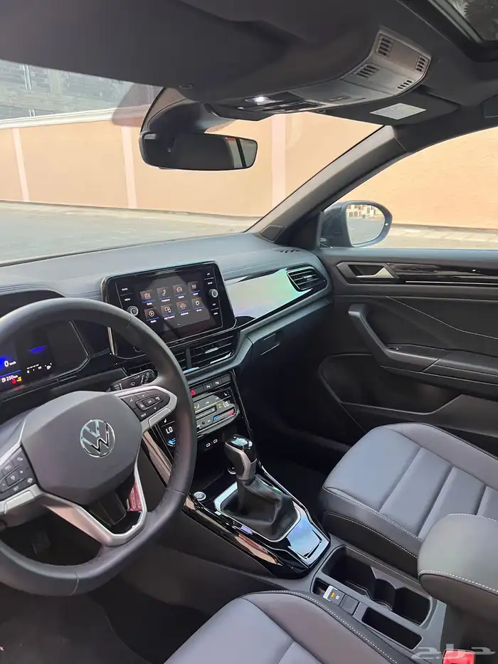 فولكس واجن تي روك R line ساماكو 2024 شبه جديد 10