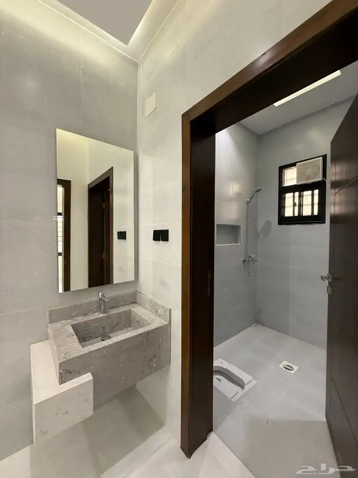 للبيع ارواف علويه وارواف ارضيه ببايكة سياره ف شمال الخميس 21