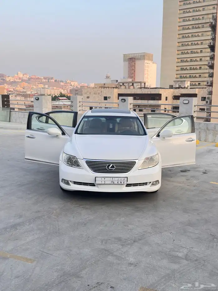 لكزس LS 460L وارد عبد اللطيف جميل فل كامل بلوحة مميزة 1