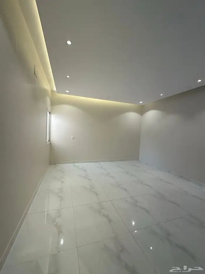 للبيع شقة دور ارضي بمدخل خاص وحوش وسيع المحالة 12