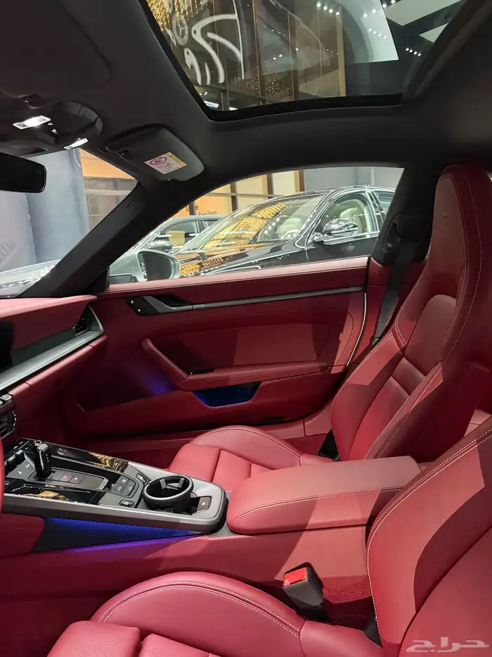 بورش 911 كاريرا 2025 شبه جديد مواصفات عاليه 11