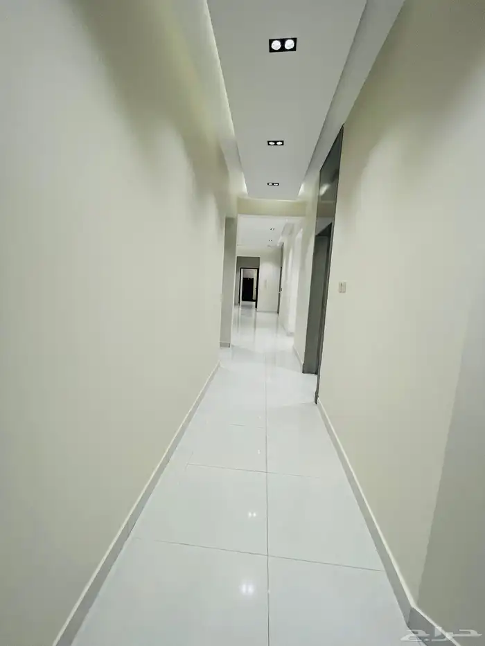 للبيع شقق تمليك علوي مع سطح مصعد راكب حي المعارض السعر 520 10