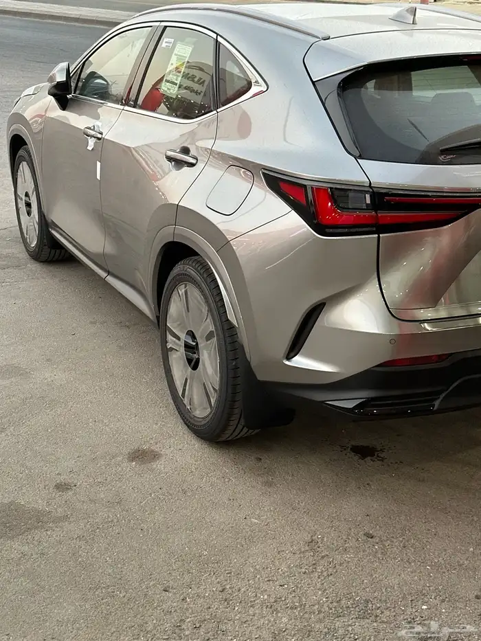لكزس NX350 موديل 2025 فئه AA 4