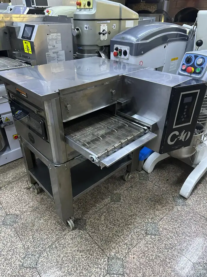 بيع جميع معدات المطاعم والمخابز والكفيهات المستعمله شبه جد 22