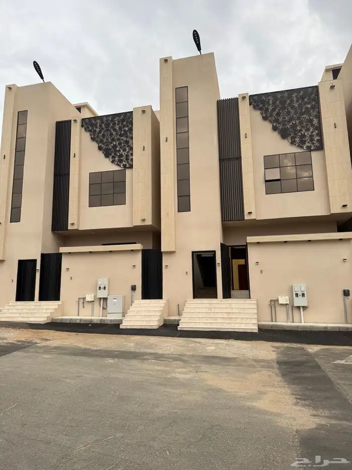 للبيع بأسعار مميزه وخدمات مكتمله شقه ارضيه وروف علوي 4