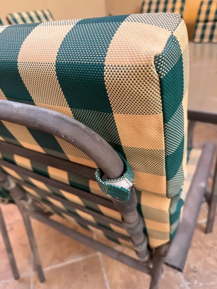 طاولة خارجية 8 كراسي 3