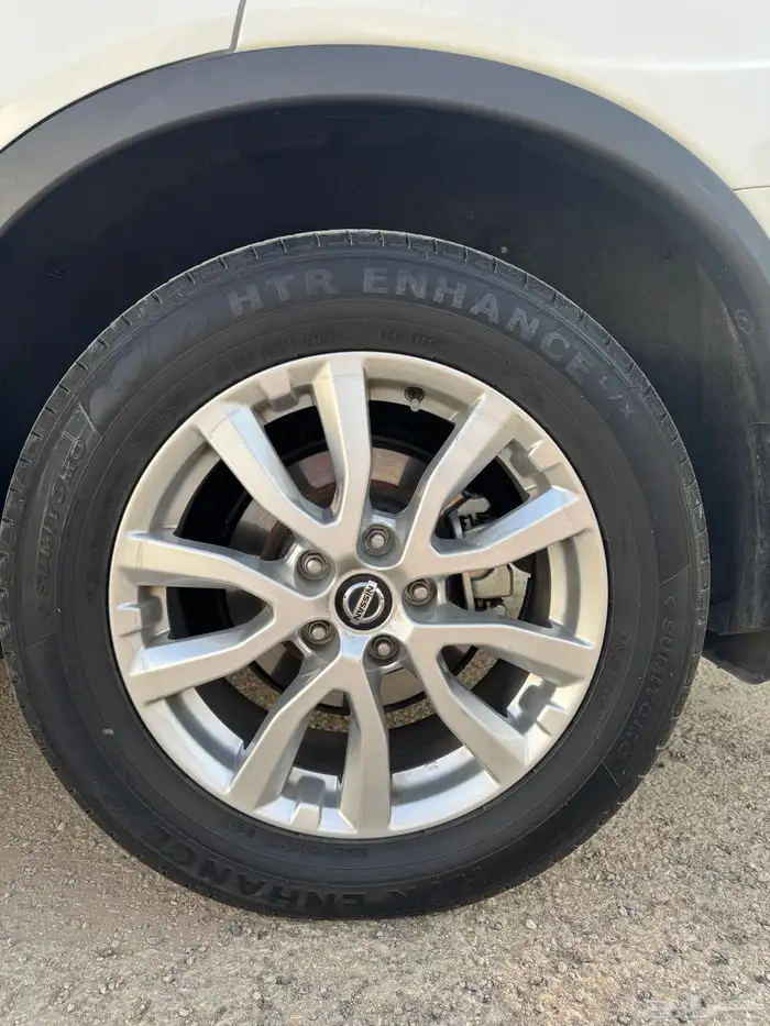 نيسان اكستيرا 10