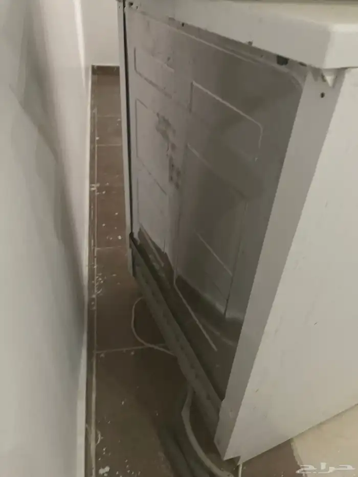 غساله موعين نضيفه جدا اسدختمته 3 برات فقط و عرضلكم فرن مخبز 4