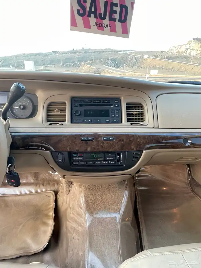 جراند ماركيز 2011 LS للبيع او البدل باكسبدشن فقط 36