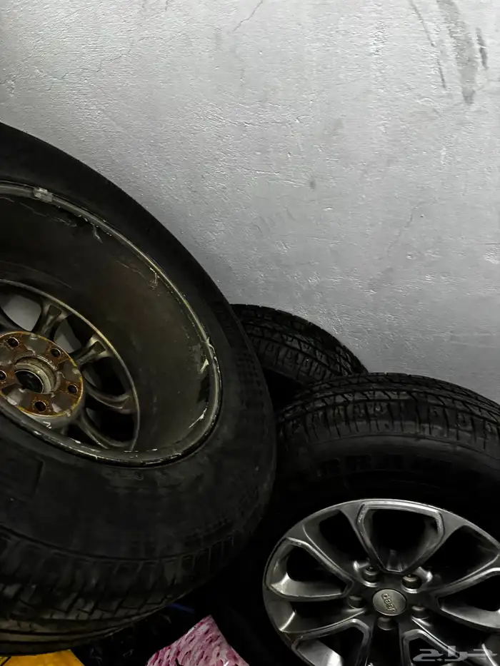 جنوط جراند شيروكي وكالة مع كفرات 255 70 17 1