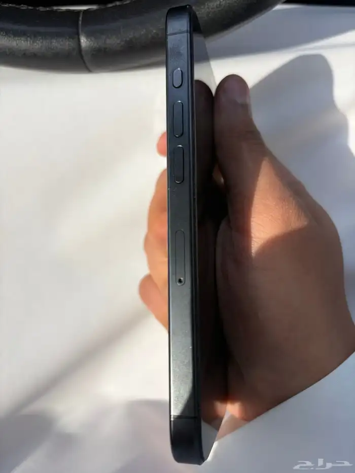 ايفون 15 برو للبيع 256 2