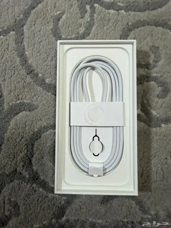 للبيع ايفون 16e 128gb 2