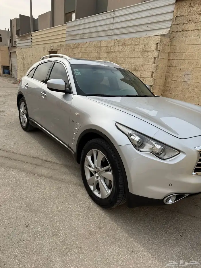 انفينيتي موديل 2015 للبيع 1