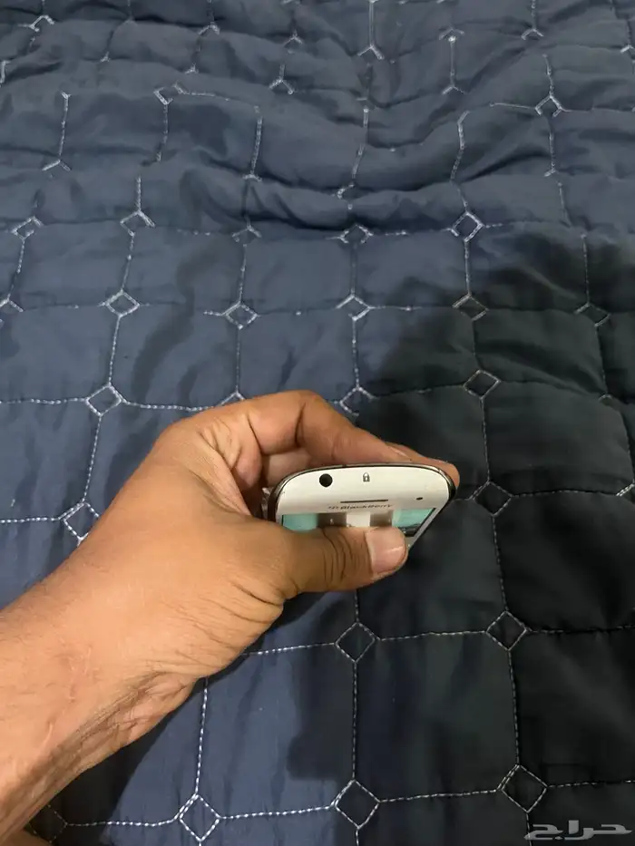 جوال من النوادر محافض عليه 0