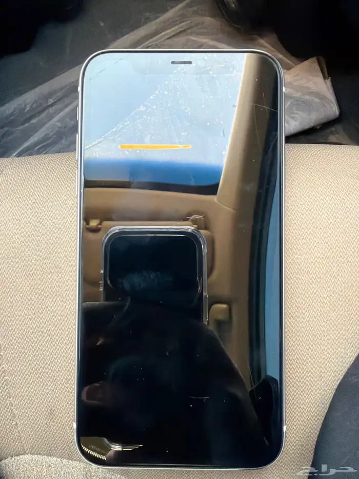 ايفون 11 العادي 0