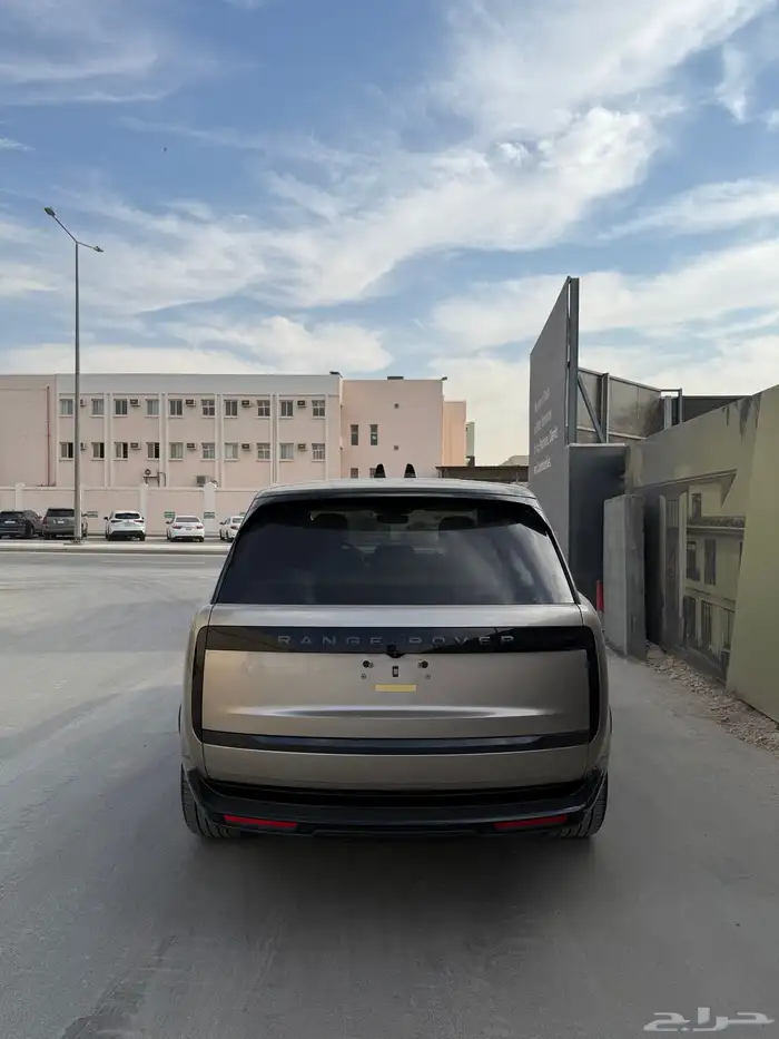 رنج روفر P400 - 2025 - الرياض 4