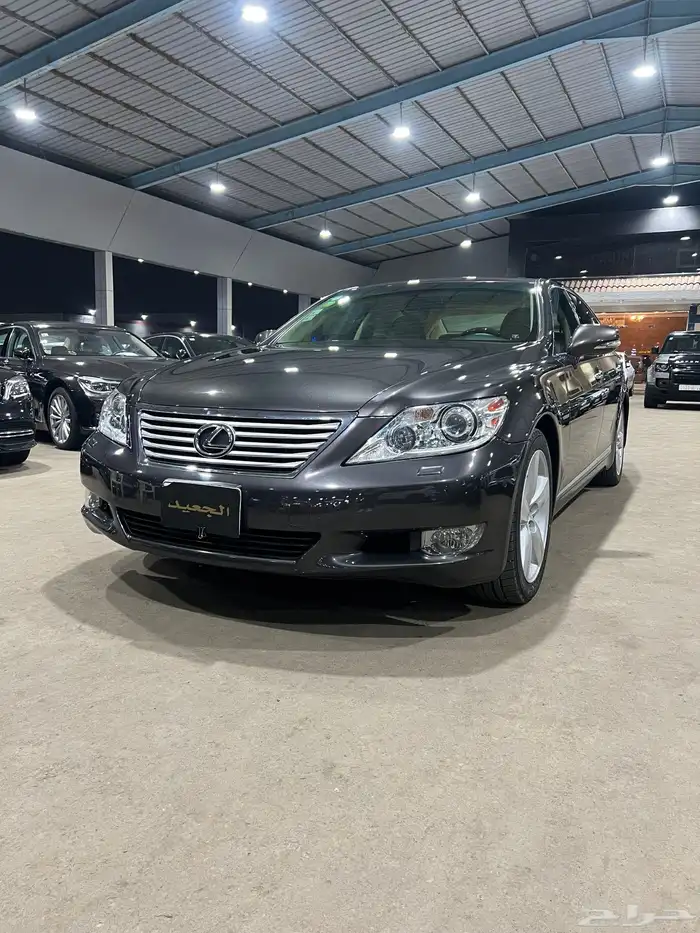 لكزس LS 460 L 2010 1