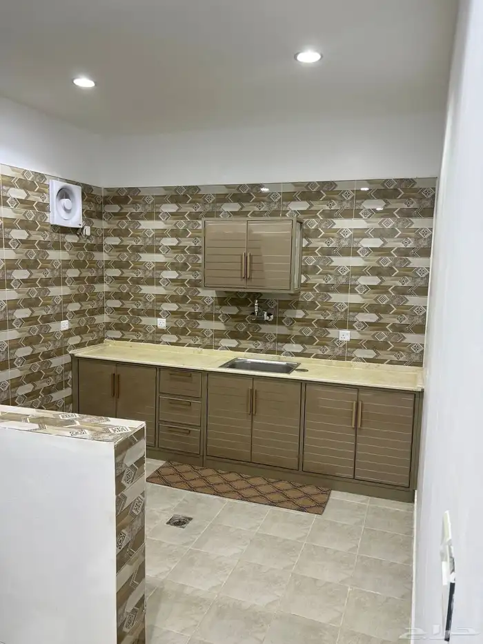 غرفه وحمام عزاب للايجار في بيشه 5