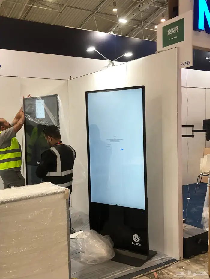 شاشه عرض طوليه شاشه بوثات شاشة معارض شاشات مطاعم شاشات تفا 6